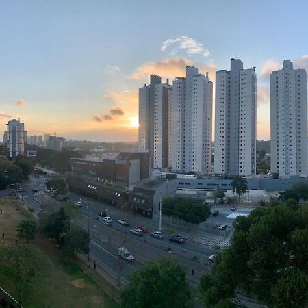 707- Apartamento Encantador, Amplo E Decorado, Quarto, Sala, Cozinha, Mobiliario Moderno, Cozinha Completa Com Utensilios , Excelente Vista Da Cidade E Localizacao Privelegiada No Bairro Bigorrilho Curitiba Bagian luar foto