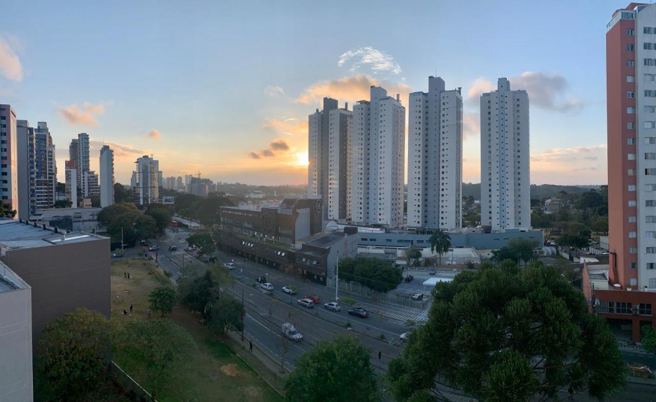 707- Apartamento Encantador, Amplo E Decorado, Quarto, Sala, Cozinha, Mobiliario Moderno, Cozinha Completa Com Utensilios , Excelente Vista Da Cidade E Localizacao Privelegiada No Bairro Bigorrilho Curitiba Bagian luar foto
