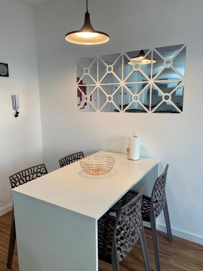707- Apartamento Encantador, Amplo E Decorado, Quarto, Sala, Cozinha, Mobiliario Moderno, Cozinha Completa Com Utensilios , Excelente Vista Da Cidade E Localizacao Privelegiada No Bairro Bigorrilho Curitiba Bagian luar foto